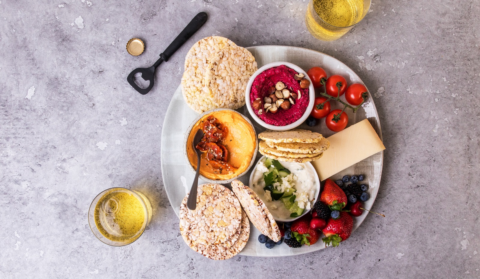 Corn Thins slices with dips