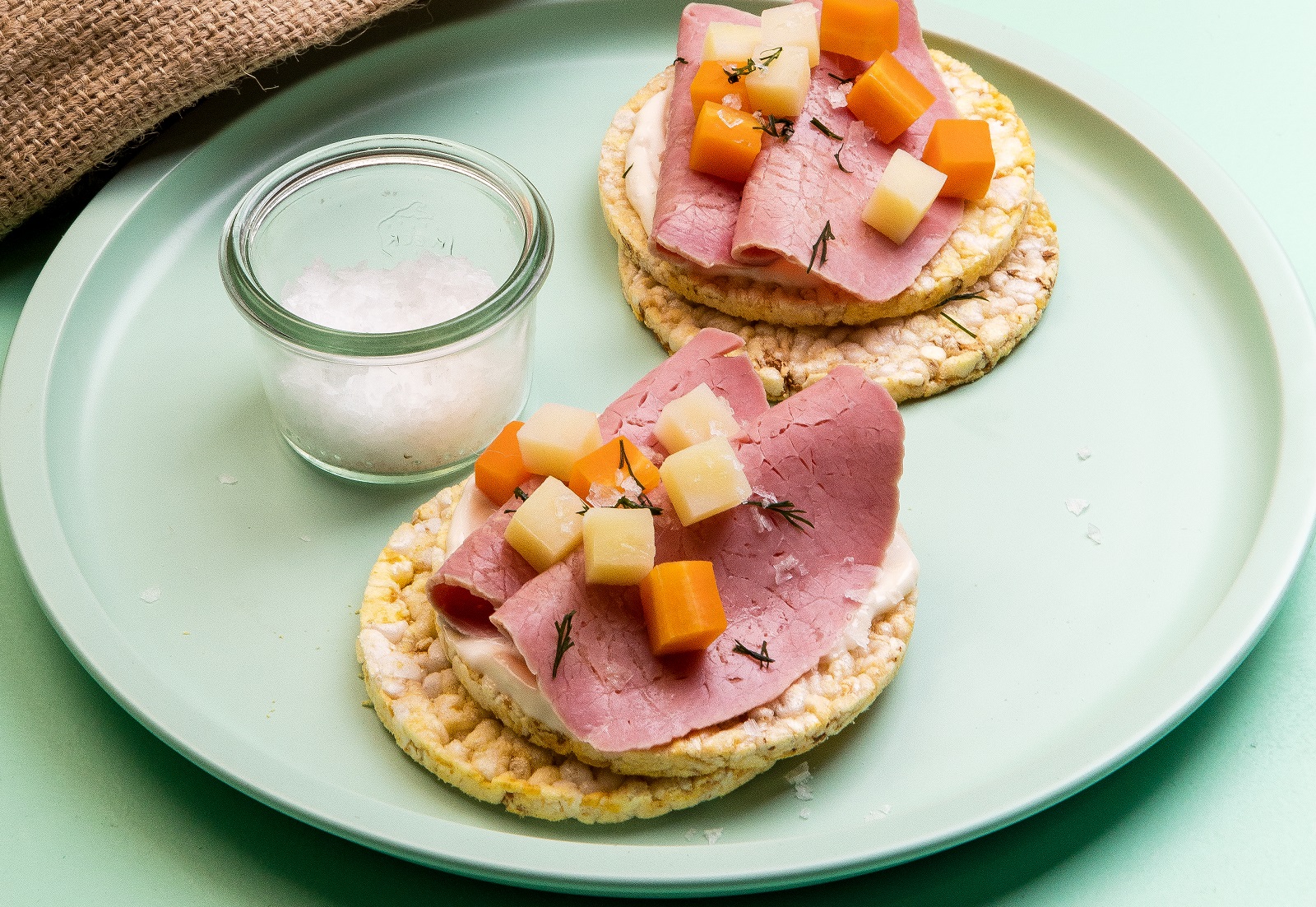 Corned Beef, Boiled Potato, Carrot& White Sauceon CORN THINS slices
