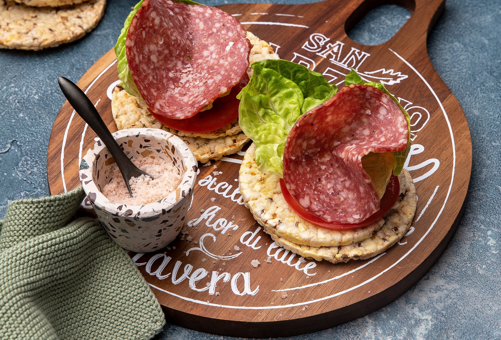 Salami, Tomato & Lettuce on CORN THINS slices for linch