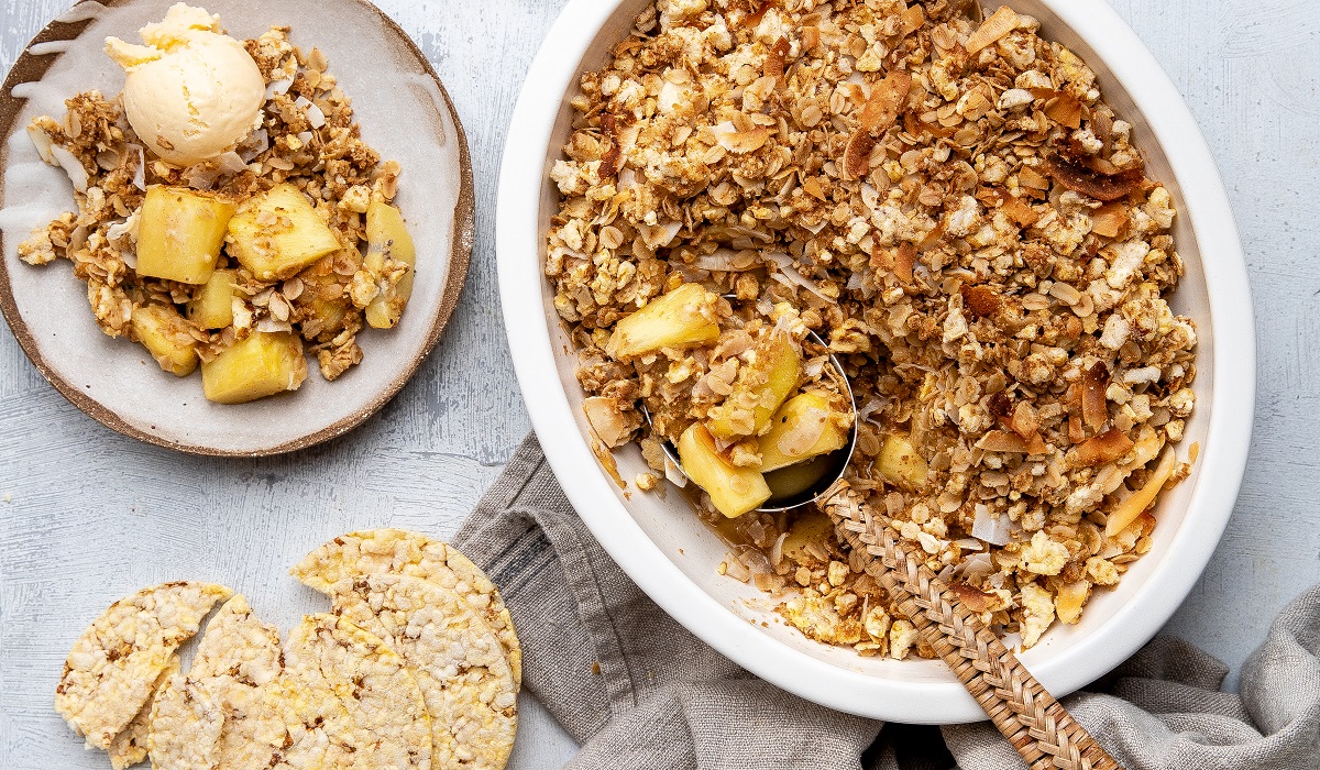 Pineapple & Kiwi frut crumble using CORN THINS slices