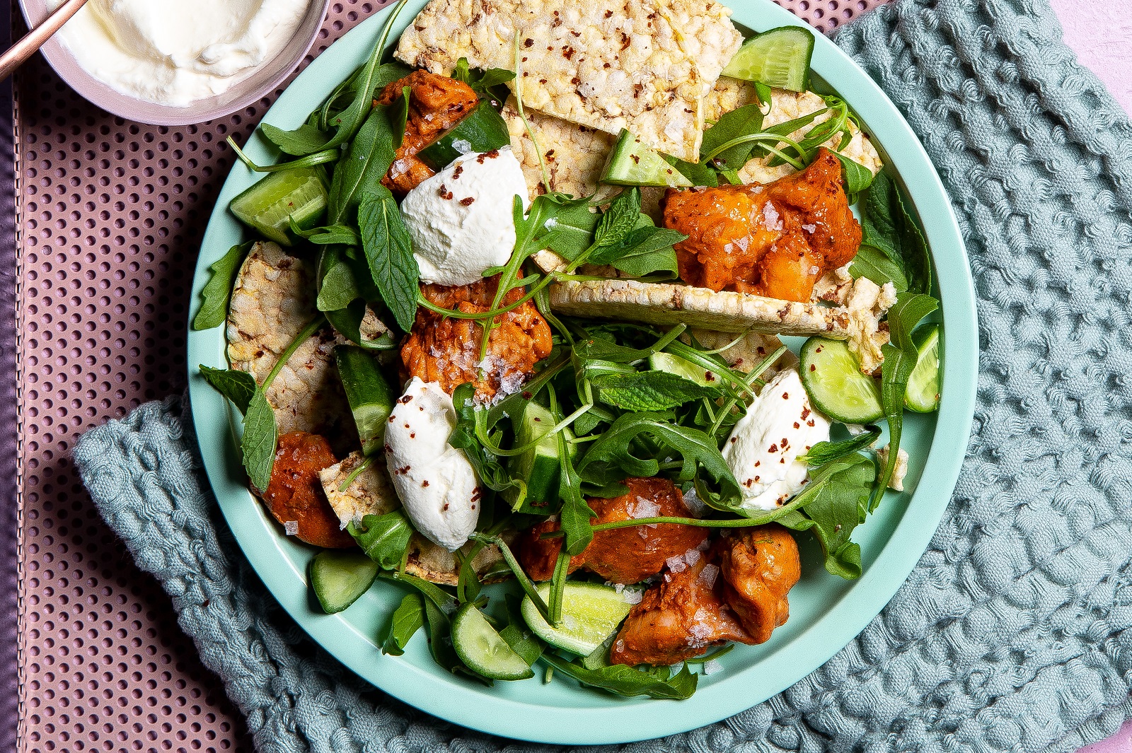 Chicken Tikka, Rocket, Cucumber & Yoghurt Salad with Corn Thins slices