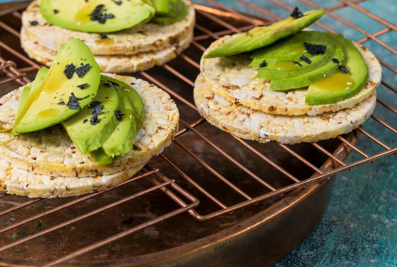 Avocado & Hot Sauce (green Tabasco) on Corn Thins slices