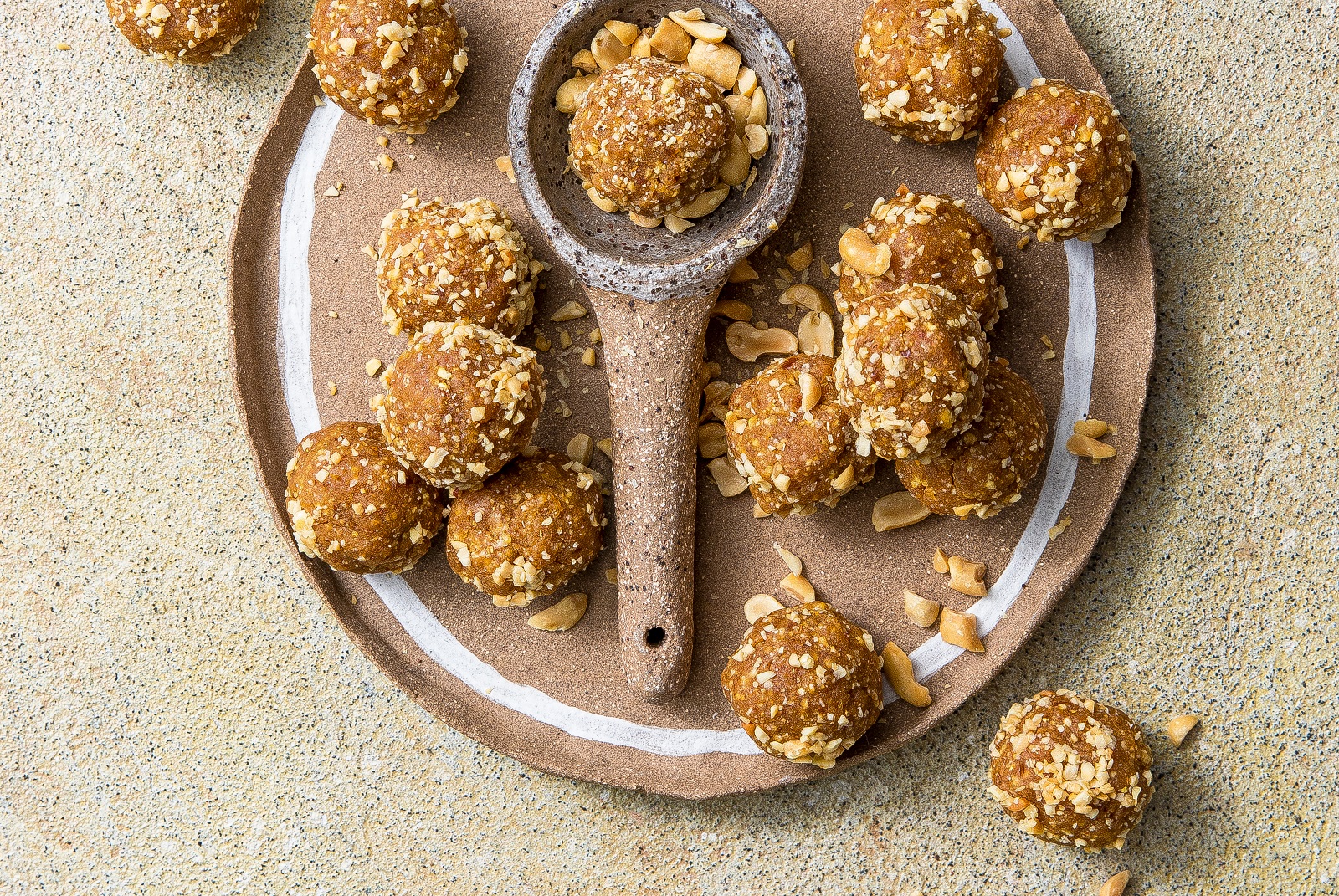 Peanut protein balls using Corn Thins slices