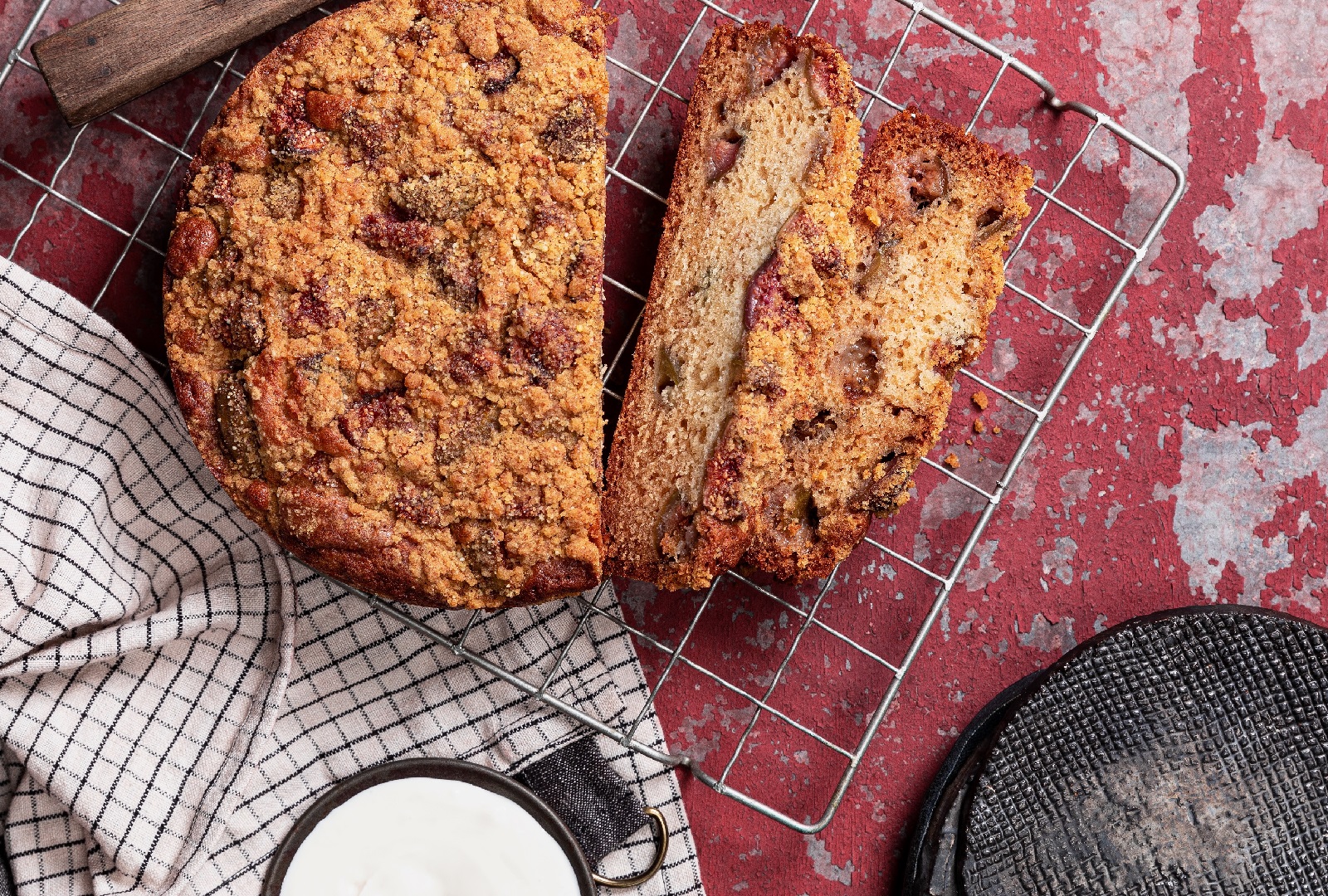 Gluten free Fig Crumble Cake using Corn Thins slices in the crumble