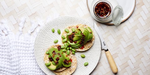 Avocado, Edamame & Chili Oil on Corn Thins slices