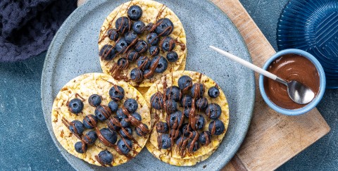 Blueberries & Nutella on Corn Thins slices