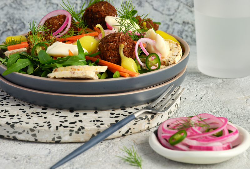 Rocket, Carrot, Pickled Red Onion, Chilli, Falafel & Dill Salad with Corn Thins slices