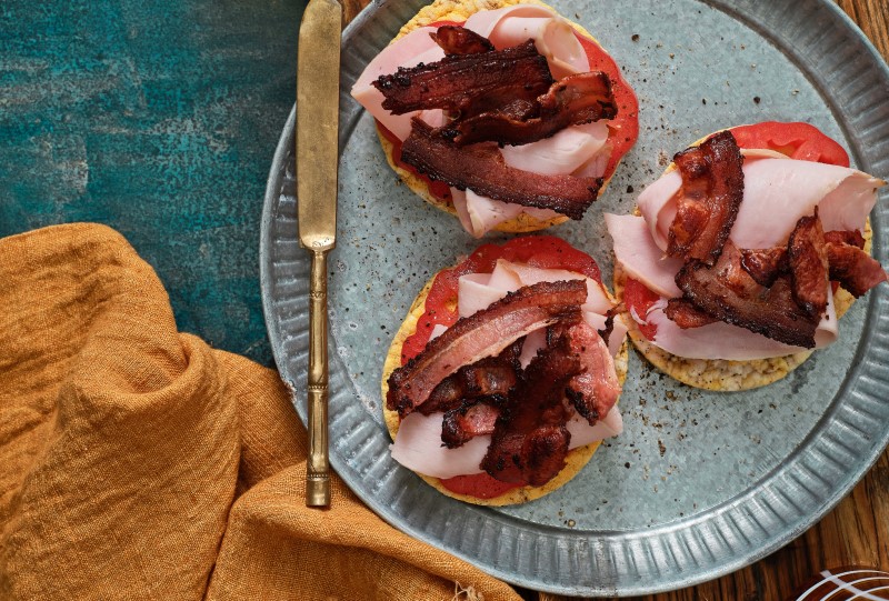 Smoked Turkey, Tomato & Crispy Bacon on Corn Thins slices