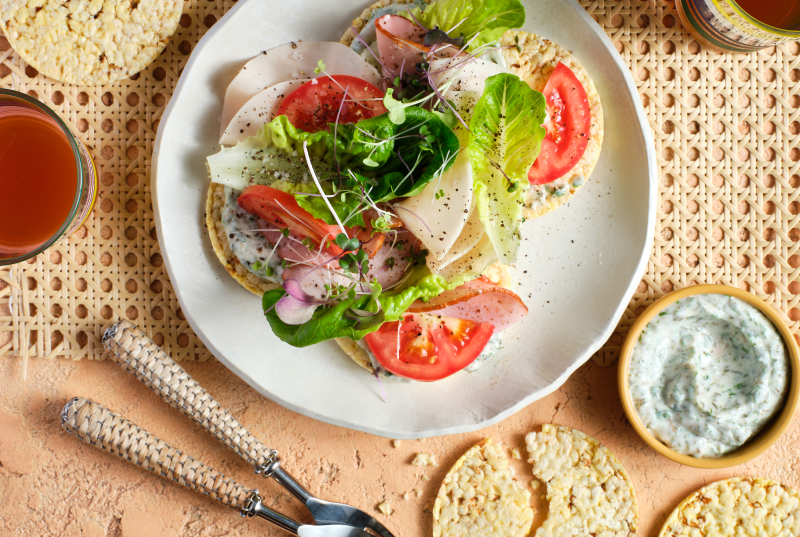 Herbed Aioli, Turkey, Lettuce & Tomato on Corn Thins slices