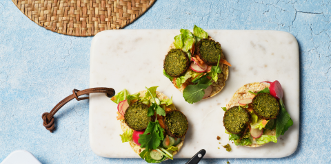 Salad and Falafel Mix