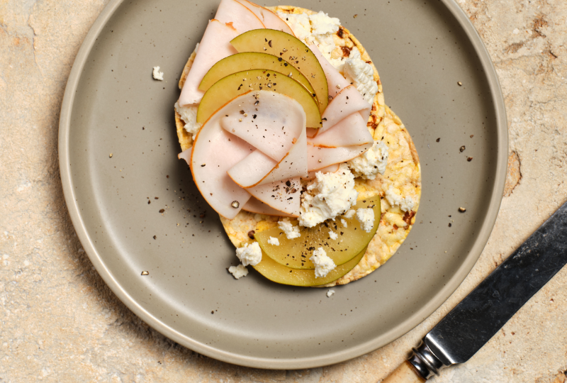 Ricotta, Turkey & Golden Kiwifruit on Corn Thins slices