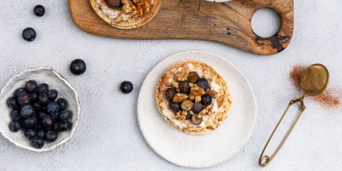 Blueberry, Cottage Cheese, Walnut & Cinnamon on Corn Thins slices
