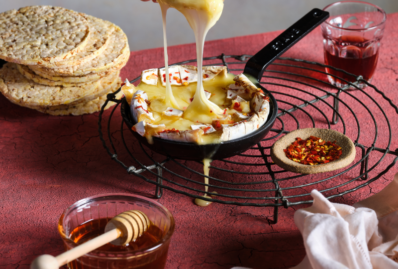 Baked Brie with Honey & Chilli with Corn Thins slices/Minis