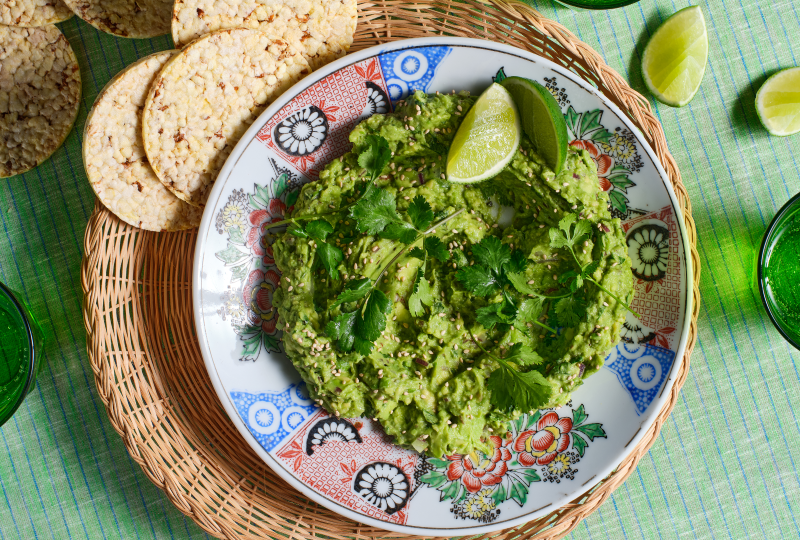 Asian guacamole with Corn Thins slices