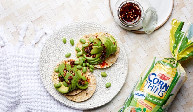 Avocado, edamame, chilli oil & Corn Thins slices