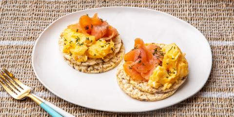 Scrambled Egg & Smoked Salmon on Corn Thins slices