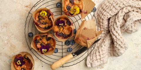 Corn Thins Date & Blueberry Muffin