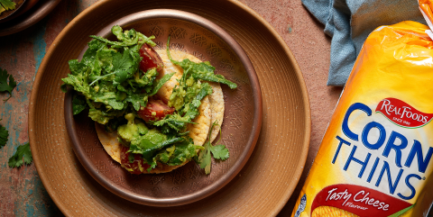 Chunky Guacamole with Corn Thins slices