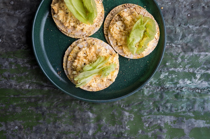 Egg, Mayo & Lettuce on CORN THINS slices