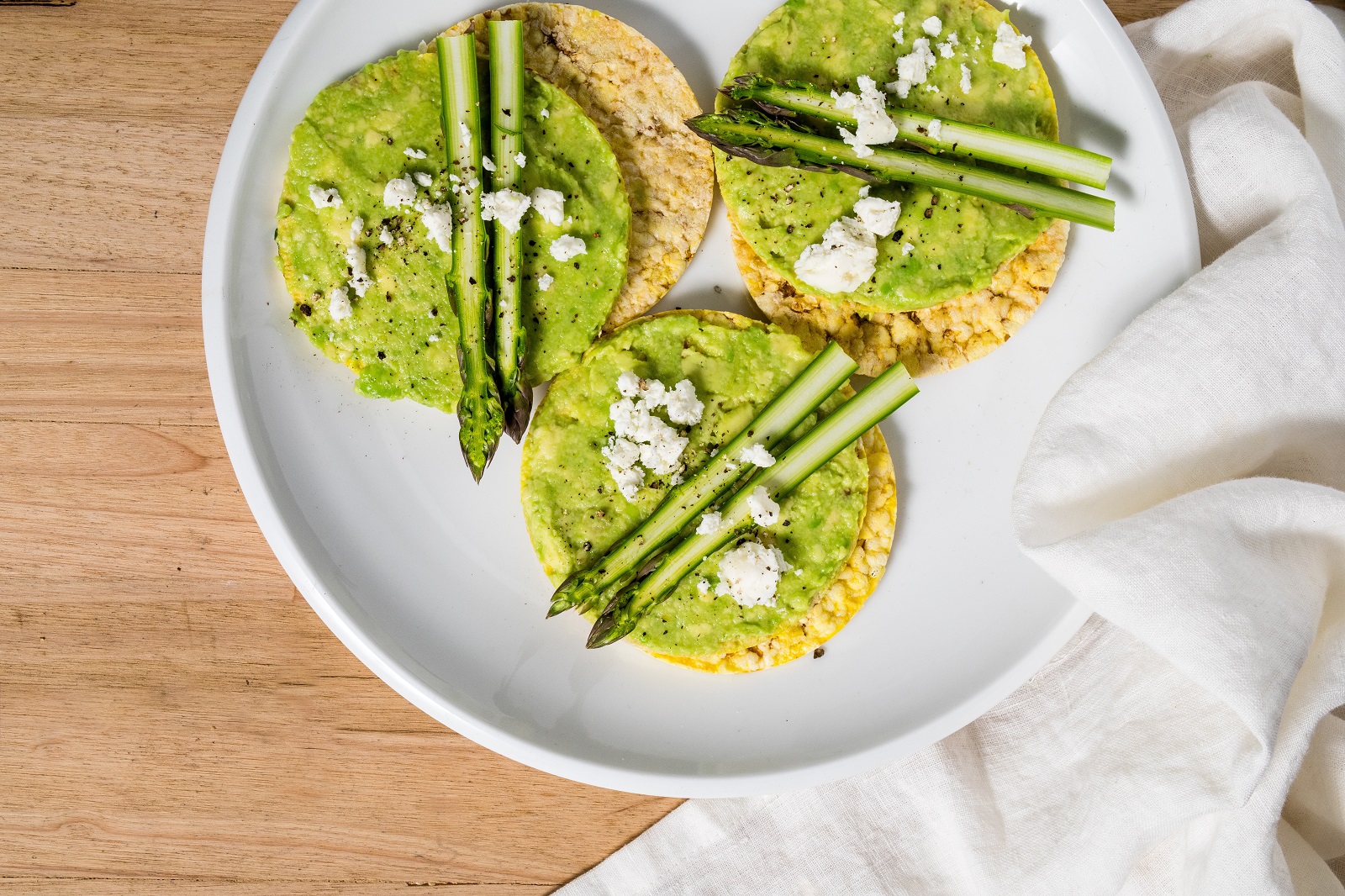 CORN THINS slices with Avocado, asparagus & feta