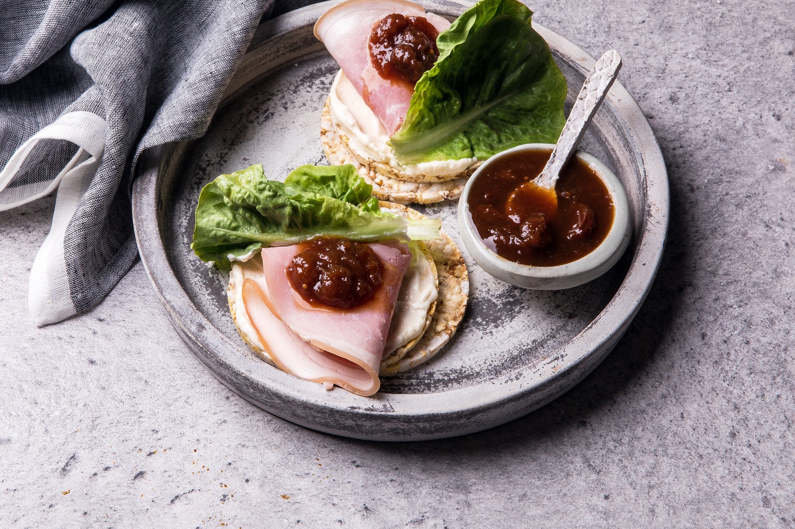 Ham, Lettuce, Mayo & Chutney on CORN THINS slices for lunch