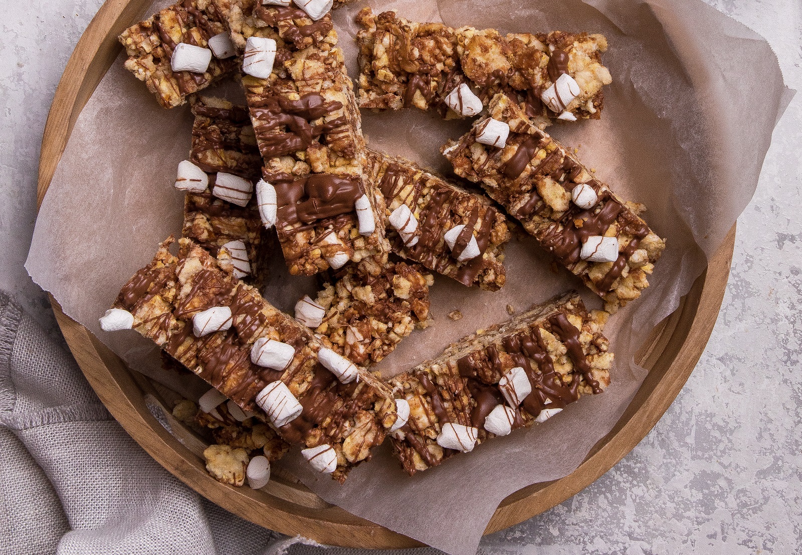 A snack bar made of Peanut Butter, Honey, & CORN THINS slices