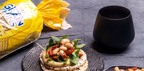 Hommus, rocket, white beans & sundried tomato on Ancient Grains slices
