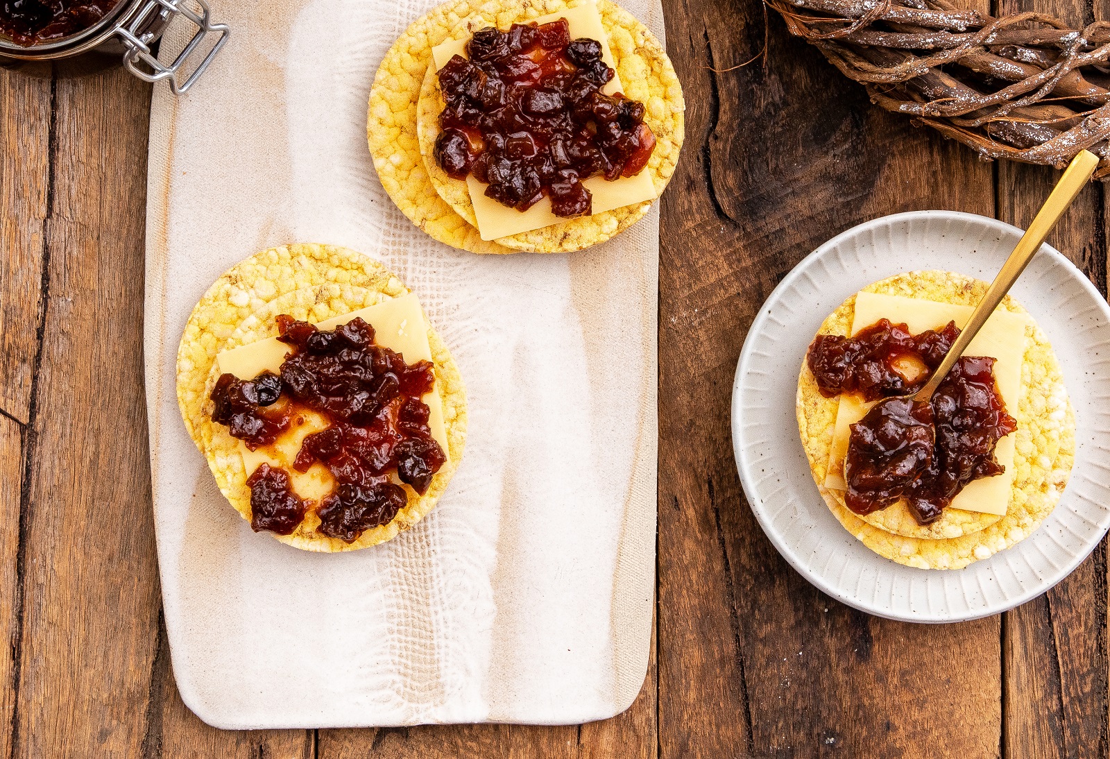 Cheese & Chutney on CORN THINS slices (sweet & salty), snack