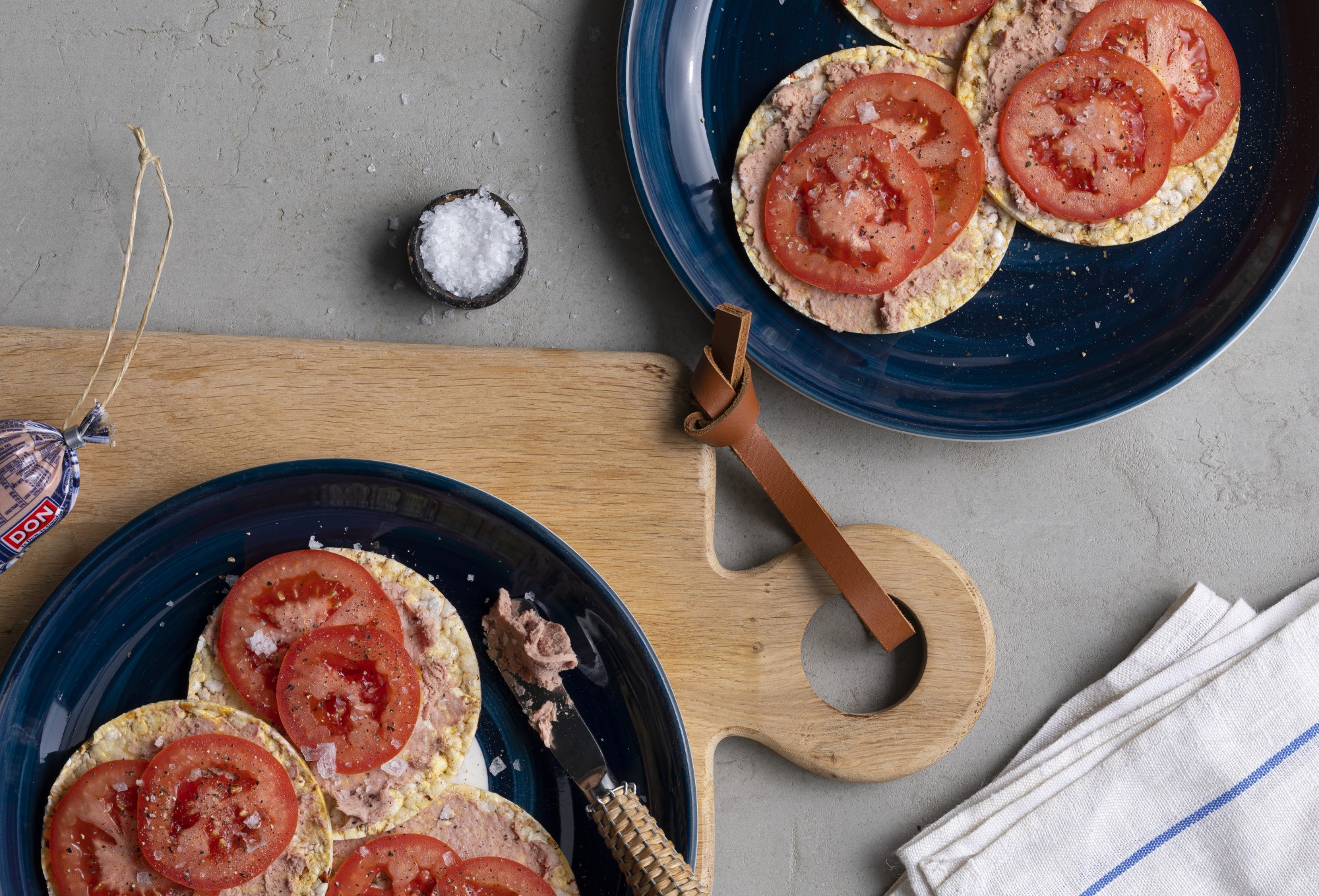 Liverwurst & Tomato on Corn Thins slices