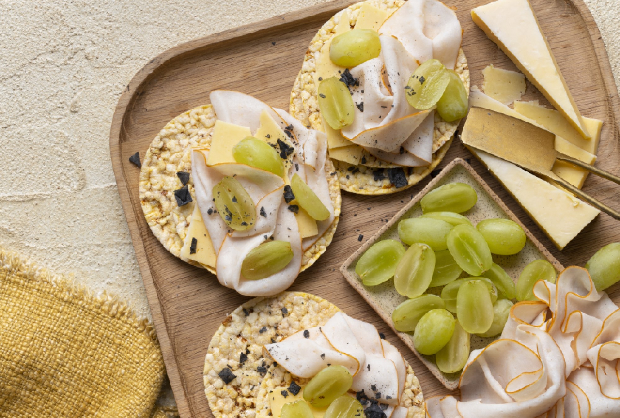 Mature Cheddar, Turkey & Grapes on Corn Thins slices
