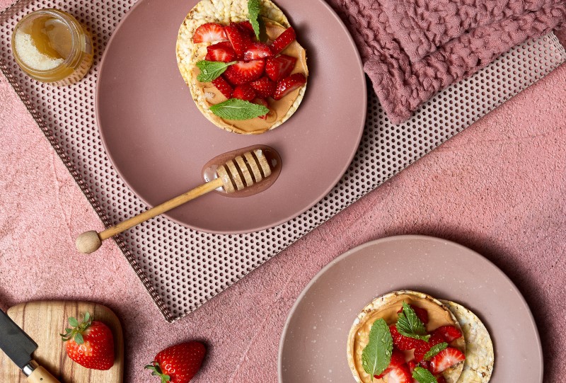 Peanut Butter, Strawberry, Honey & Mint on Corn Thins slices