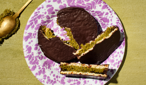 Dubai Chocolate Corn Thins snack