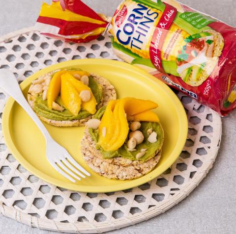 Avocado, Mango & Macadamia on CORN THINS slices